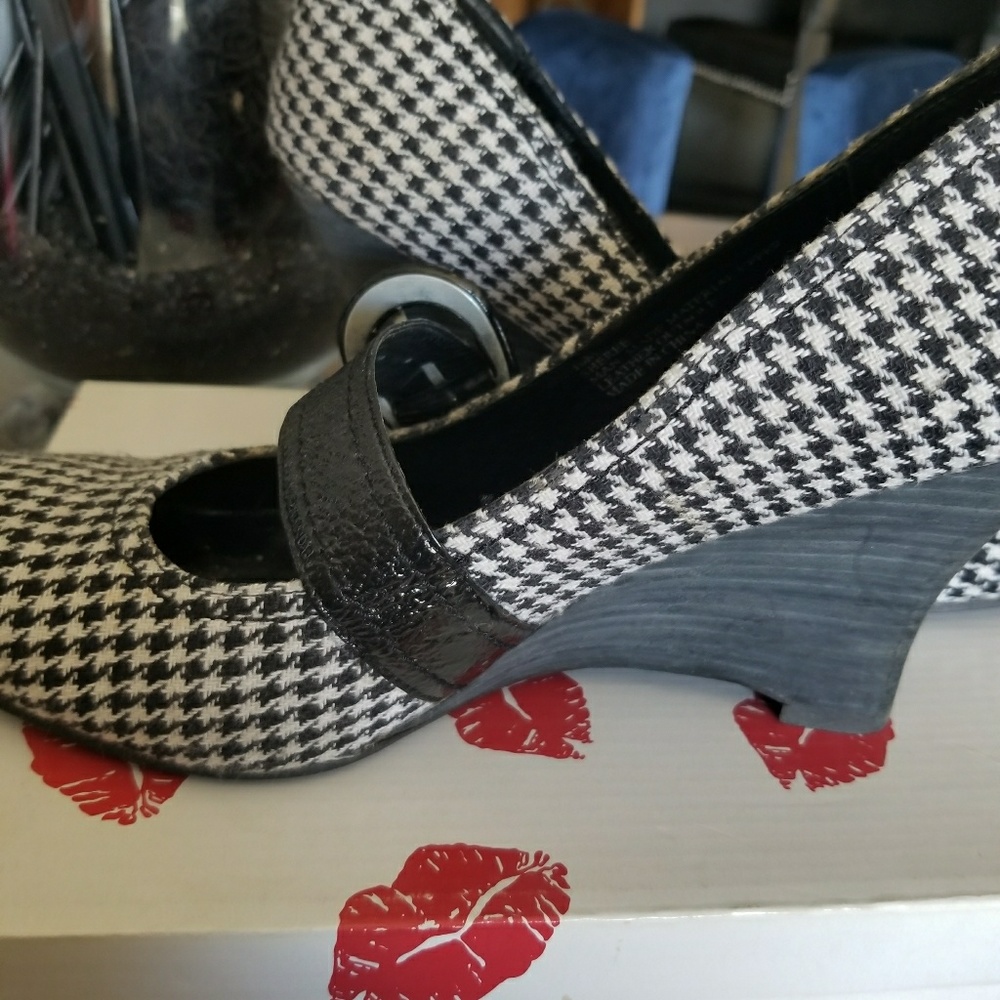 Suze 10. Wedge Shoes